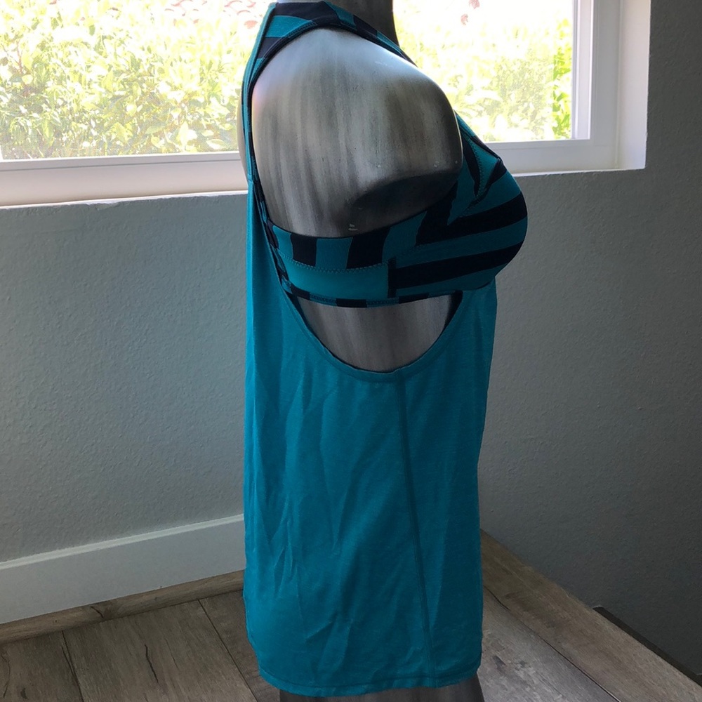 Lululemon Racerback Tank. Size 4 - Picture 2 of 6